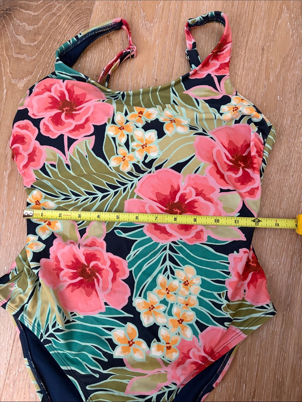 Hurley Women’s one piece swimsuit - Picture 3 of 6